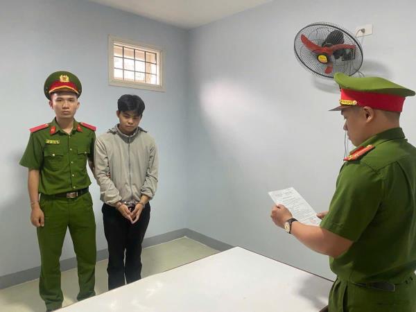 Đà Nẵng bắt nhân viên ngân hàng dùng sổ đỏ thế chấp của khách để lừa 4 tỷ đồng