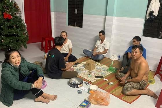 Xóa ổ bạc đêm