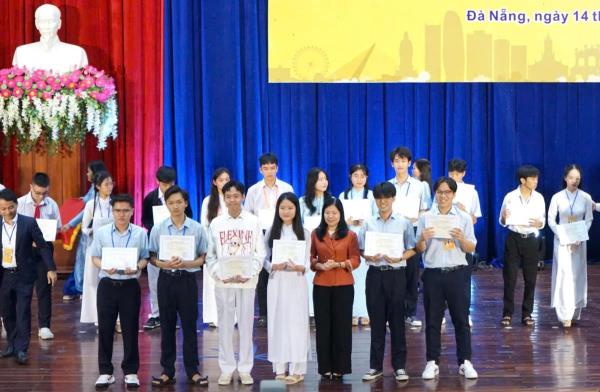 140 dự án xuất sắc đạt giải tại Cuộc thi Khoa học kỹ thuật cấp thành phố học sinh trung học năm học 2024-2025