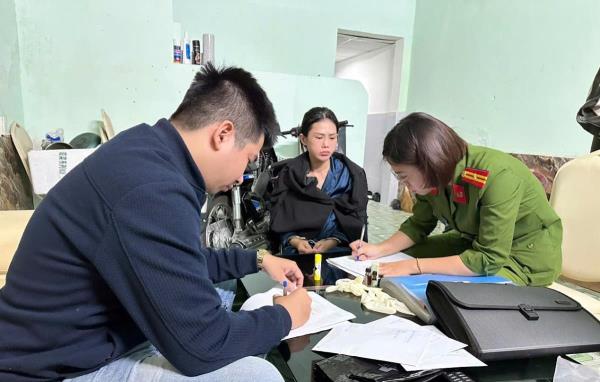 Cặp vợ chồng trẻ chuyên bán ma túy lúc rạng sáng