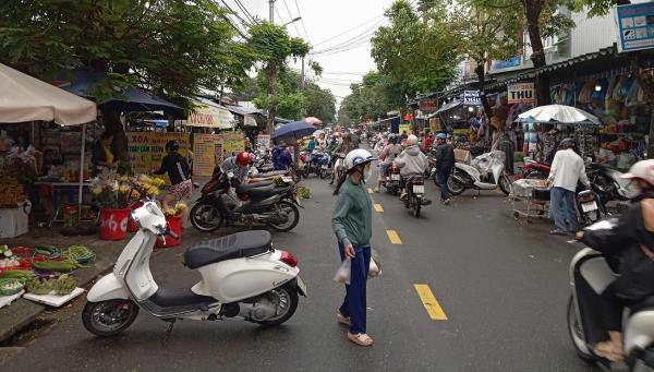 Trong vắng ngoài đông