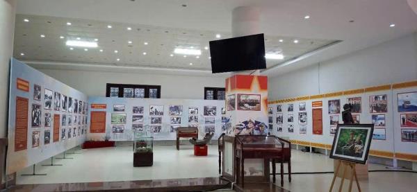 Trưng bày hơn 200 hiện vật, hình ảnh, tác phẩm điêu khắc về đề tài chiến tranh cách mạng