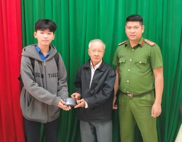 Gương học sinh không tham của rơi