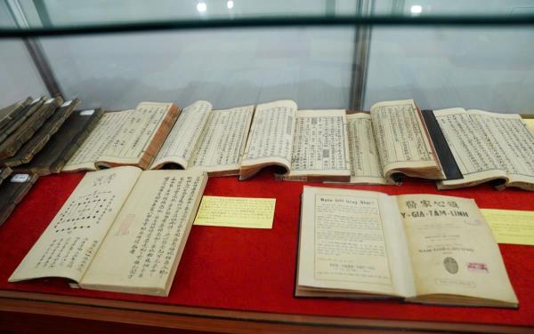 Khai mạc Triển lãm Di sản của Hải Thượng Lãn Ông Lê Hữu Trác