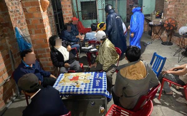 Chung chi bằng… muỗng