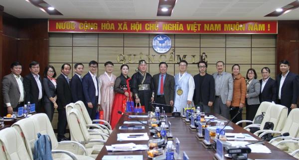 Đoàn xúc tiến hợp tác tỉnh Jeonbuk (Hàn Quốc) thăm và làm việc tại quận Cẩm Lệ