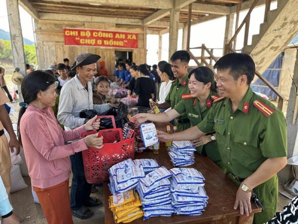 Trưởng Công an xã đi đầu trong chuyển hóa địa bàn