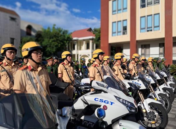 Mở tháng cao điểm bảo đảm trật tự, an toàn trên các tuyến giao thông