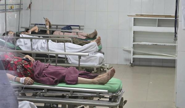 Nhiều công nhân đau bụng, buồn nôn sau bữa cơm trưa