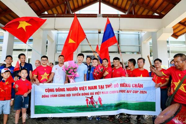 Đội tuyển Việt Nam đã có mặt tại Lào: Bắt đầu hành trình chinh phục