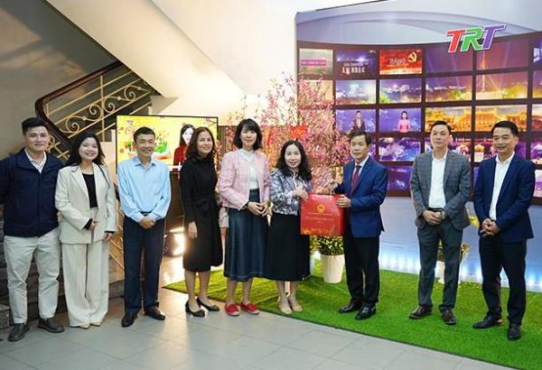 Lãnh đạo Thừa Thiên- Huế thăm, chúc tết các đơn vị làm nhiệm vụ trong đêm giao thừa và dịp Tết