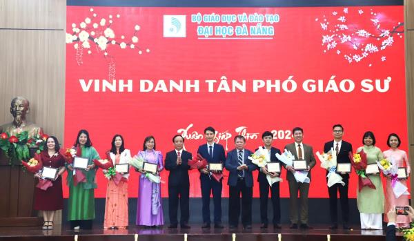 Đại học Đà Nẵng vinh danh tân Phó Giáo sư, Tiến sĩ