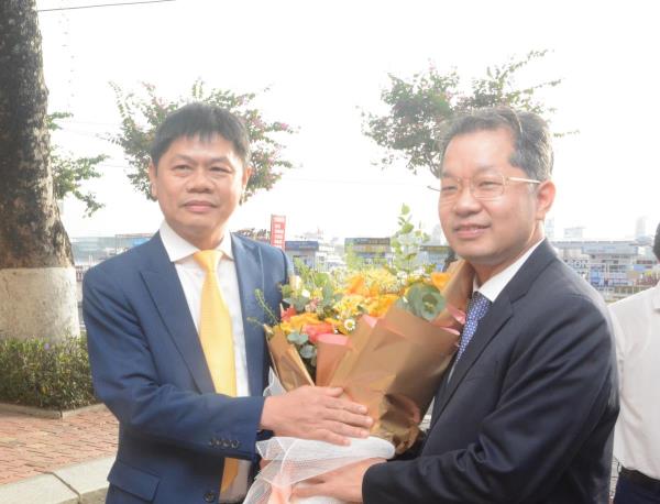 Bí thư Thành ủy Đà Nẵng chúc Tết, động viên ra quân đầu năm tại các đơn vị, doanh nghiệp