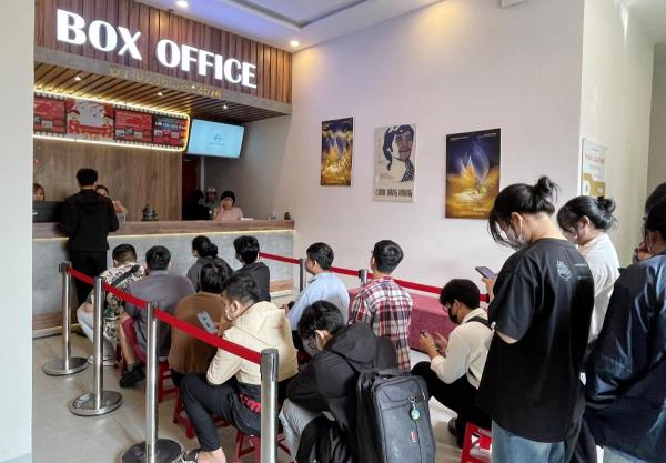 Khán giả Đà Nẵng đổ xô tới rạp xem Đào, Phở và Piano