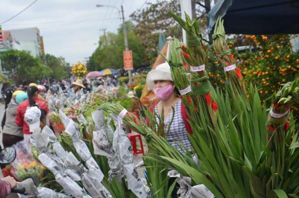 Sắc màu chợ quê ngày 30 Tết