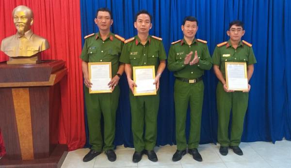 Công an quận Thanh Khê khen thưởng đột xuất các đơn vị có thành tích trong đấu tranh, phòng chống tội phạm