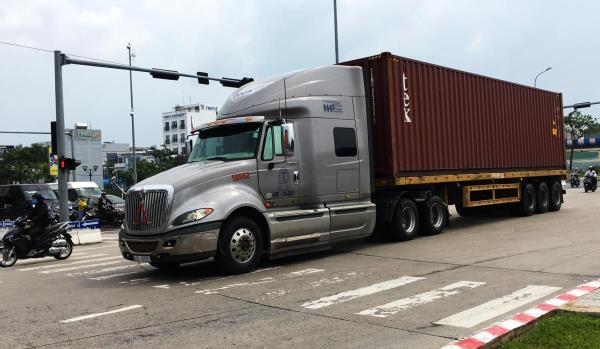 Tạm ngưng lưu thông xe sơ-mi rơ-moóc, xe kéo rơ-moóc trên đường Lê Văn Hiến trong thời gian diễn ra Lễ hội Quán Thế Âm