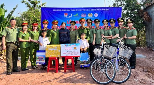 Chương trình Mẹ đỡ đầu và Ngôi nhà hạnh phúc điểm tựa để lan toả yêu thương cho trẻ mồ côi