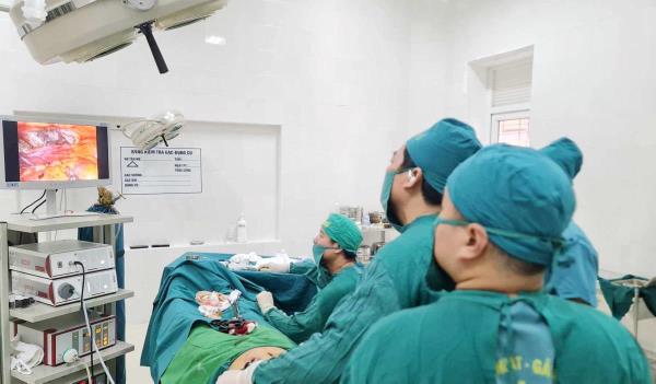 Bệnh viện Đa khoa khu vực Vĩnh Linh thực hiện thành công ca phẫu thuật nội soi điều trị thoát vị bẹn đầu tiên