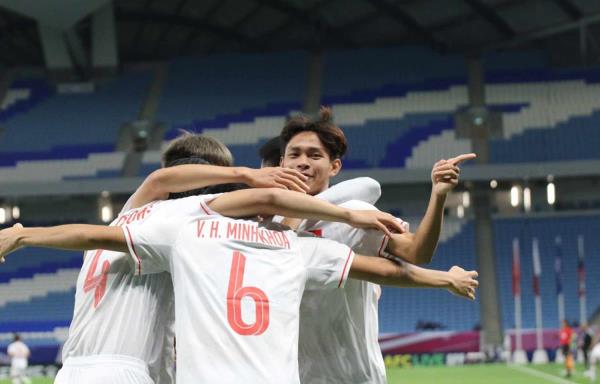 U23 Việt Nam ra quân thắng lợi: Trong nắng có... mây