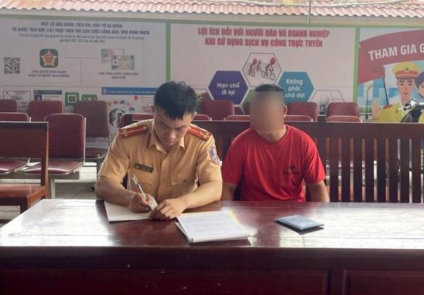 Xử phạt xe chở vật liệu xây dựng rơi vãi trên đường