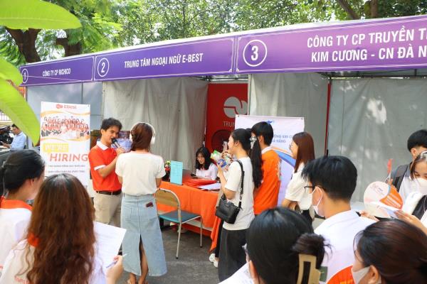 Tuyển dụng hàng nghìn nhân sự tại Ngày hội việc làm 2024