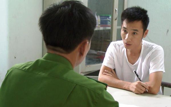 Dùng giấy tờ giả lừa tiền thật