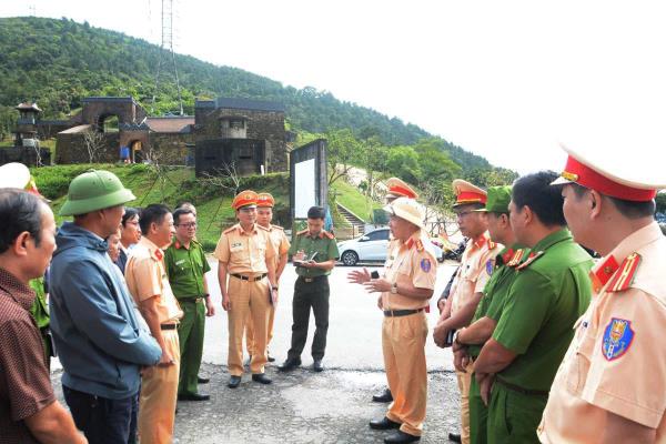 Lắp camera giám sát an toàn giao thông khu vực di tích Hải Vân quan