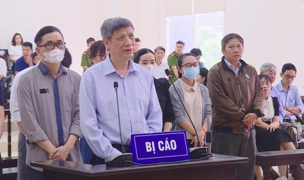 Phúc thẩm vụ Việt Á: Cựu Bộ trưởng Bộ Y tế Nguyễn Thanh Long và 5 bị cáo khác được giảm án