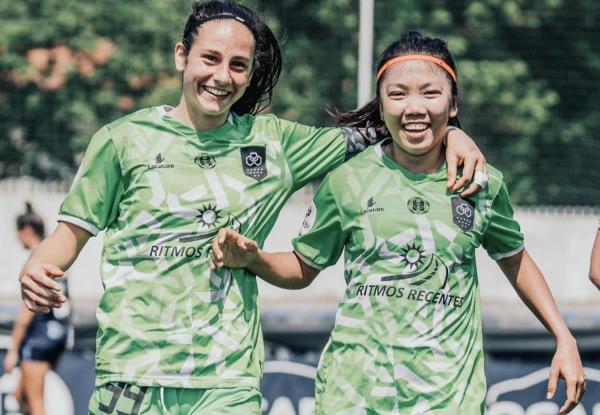 Huỳnh Như nán lại Lank FC