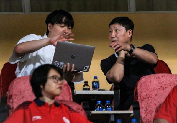 Danh sách của HLV Kim Sang- sik: An toàn là bạn