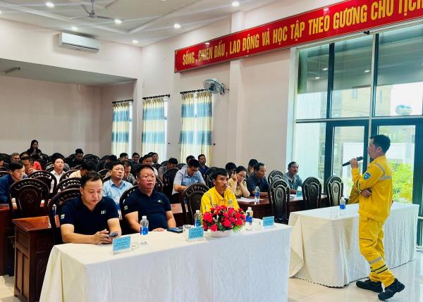 Hơn 100 doanh nghiệp khối cảng được hướng dẫn nghiệp vụ liên quan tới lĩnh vực biển