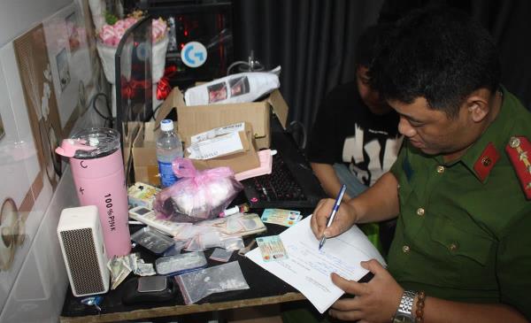 Kiểm tra ra con nghiện