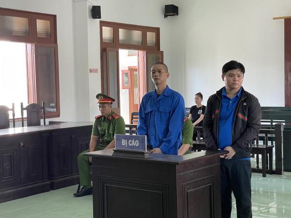 Làm giấy tờ giả, cậu và cháu cùng vào tù