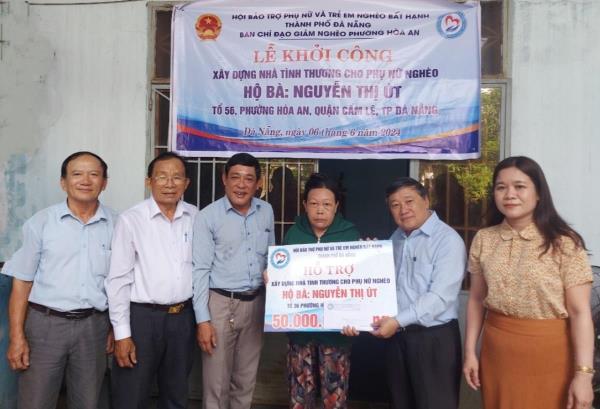 Xây dựng Nhà tình thương cho phụ nữ nghèo