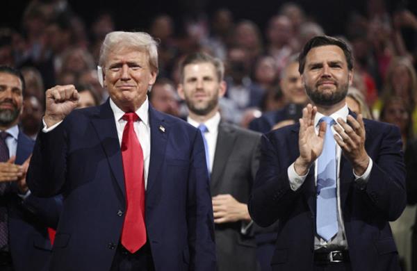 Ông Trump xuất hiện sau vụ ám sát hụt