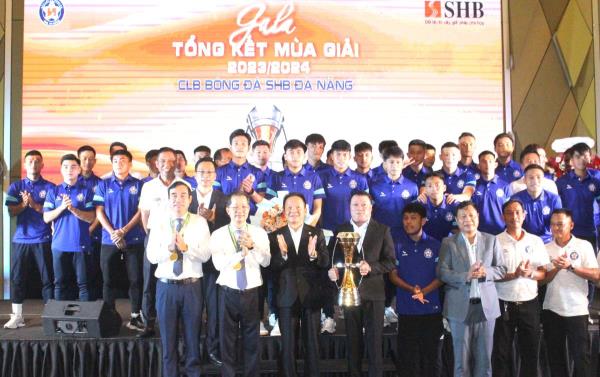 Lãnh đạo thành phố luôn theo dõi, ủng hộ và tạo điều kiện tốt nhất để hỗ trợ cho CLB bóng đá SHB Đà Nẵng