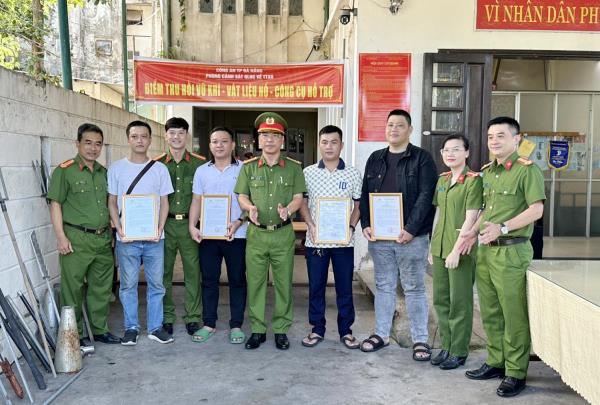 Giám đốc Công an Đà Nẵng gửi Thư khen động viên người dân giao nộp vũ khí