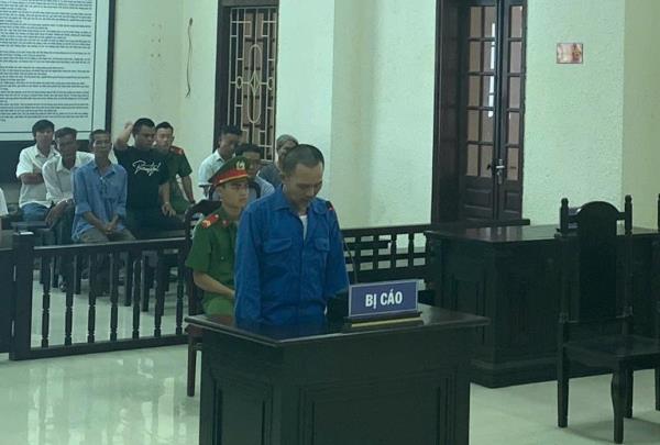 Đối tượng đâm Thẩm phán tòa án bị tuyên phạt 13 năm tù về tội Giết người