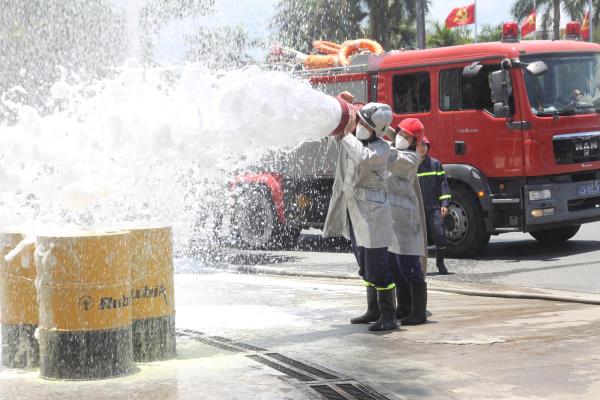 Ra mắt Điểm chữa cháy công cộng ban đầu và diễn tập chữa cháy tại cửa hàng xăng dầu