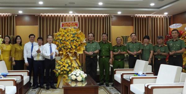 Bí thư Thành ủy Đà Nẵng Nguyễn Văn Quảng thăm, chúc mừng Công an thành phố nhân ngày truyền thống Công an nhân dân