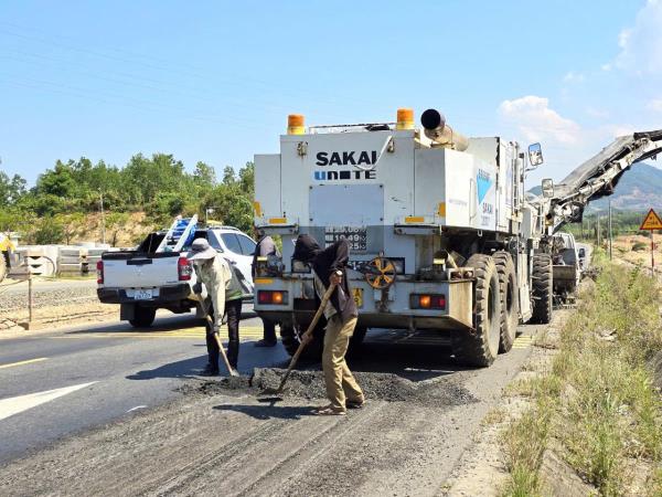 Phó Chủ tịch Thường trực UBND TP Đà Nẵng Hồ Kỳ Minh kiểm tra tình hình thi công Dự án cao tốc Hòa Liên – Túy Loan