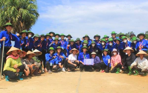 Những chiến sĩ áo xanh giúp người dân chuyển đổi xanh