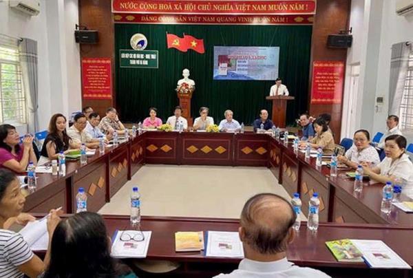 Ghi từ Hội thảo Nhà văn và con đường đưa tác phẩm văn học đến với bạn đọc