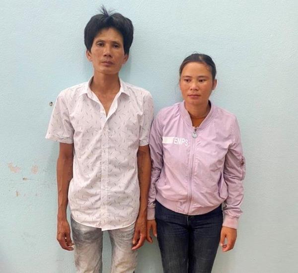 Bị truy đuổi cáo 2 chân bỏ vợ chạy vào rừng lẩn trốn