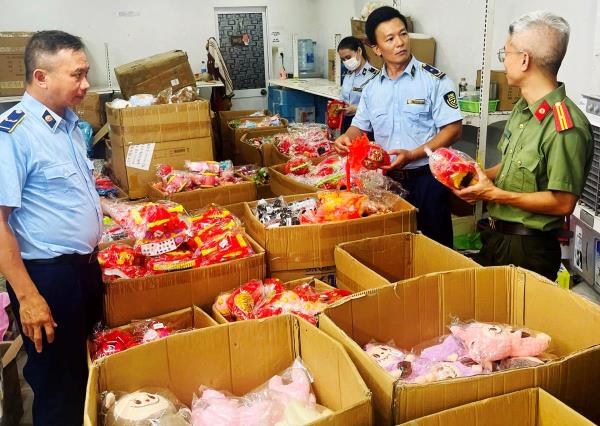 Phát hiện hơn 1.900 đồ chơi trẻ em nhập lậu