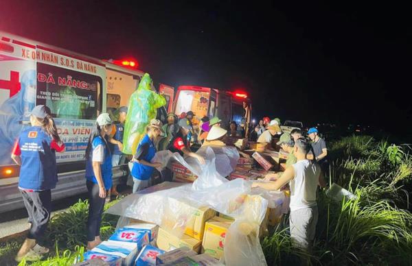 Đi qua thiên tai, người Đà Nẵng chung tay gửi ân tình ra đồng bào các tỉnh phía Bắc