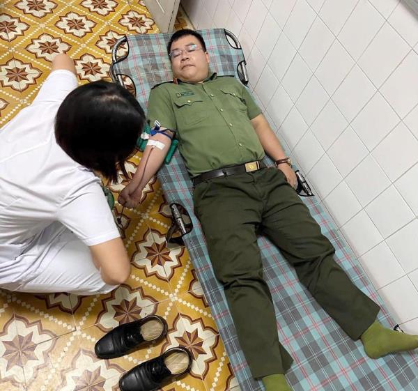 2 cán bộ Công an kịp thời hiến máu cứu người