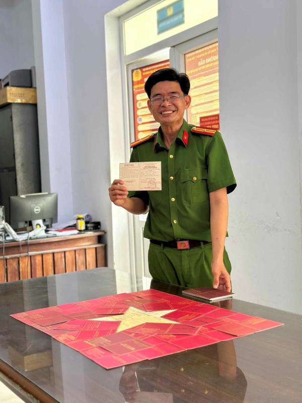 Hình ghép cờ Tổ quốc đầy ý nghĩa