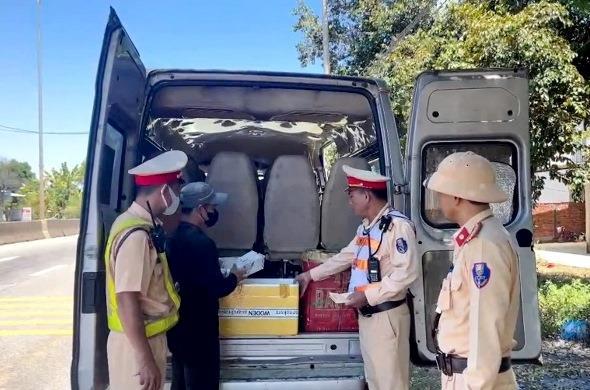 Bắt giữ hàng lậu